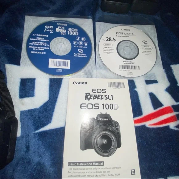 Canon Rebel SL1 kit w/ 24 megapixel, 2 options of the lenses, 2 chargers